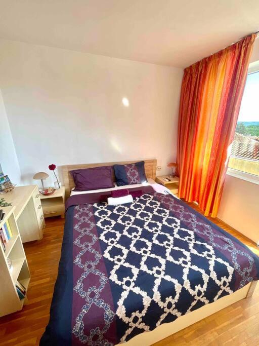 Beachfront Gem In Varna Center Luaran gambar