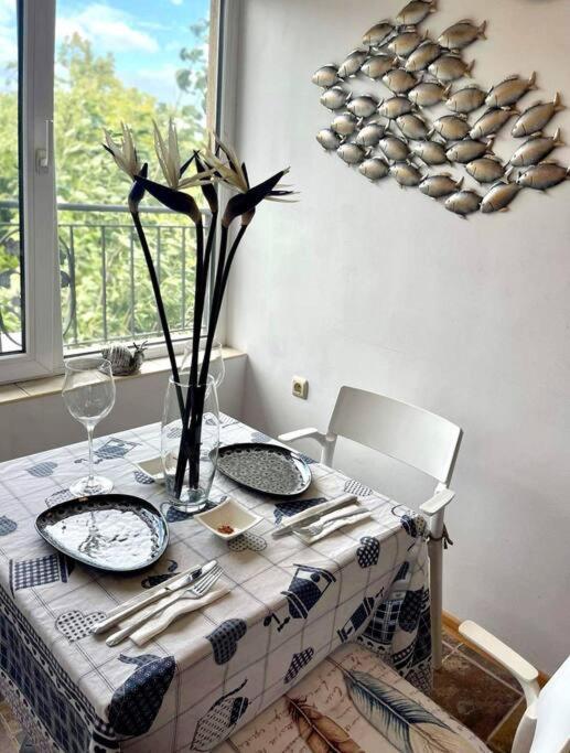 Beachfront Gem In Varna Center Luaran gambar