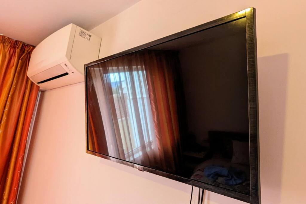 Beachfront Gem In Varna Center Luaran gambar