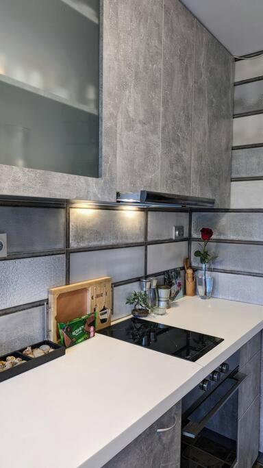 Beachfront Gem In Varna Center Luaran gambar